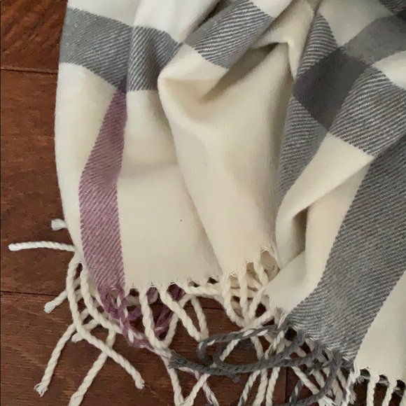 Multi coloured scarf. - Picture 2 of 4